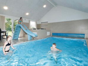 Talo | Uima-allas | Sisäuima-allas, ulkouima-allas