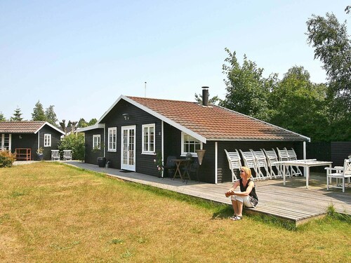 6 Person Holiday Home in Vaeggerlose