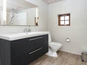 House | Bathroom
