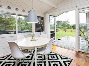Dining - Comfortable Holiday Home in Ålbæk With Barbecue (Jerup)