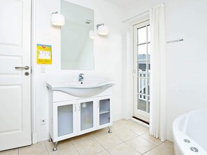 Bathroom - 8 Person Holiday Home in Gjern-by Traum (Gjern)
