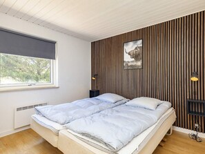 5 bedrooms