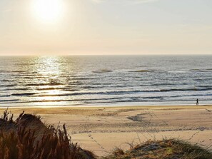 Beach - Restful Holiday Home in Ringkøbing With Whirlpool (Ringkobing)