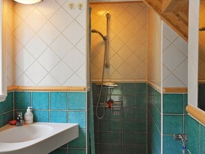 Shower - 6 Person Holiday Home in Nösund (Nosund)