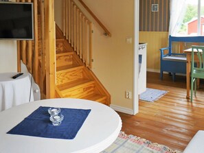 2 bedrooms, individually furnished - 6 Person Holiday Home in Nösund (Nosund)