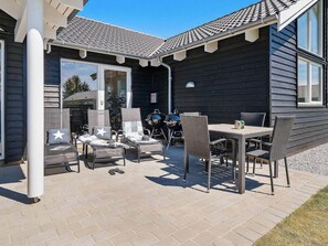 House | Bahagian luar