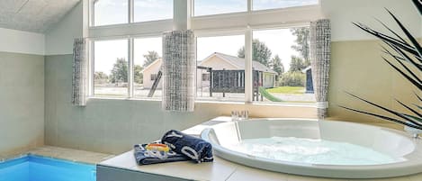 House | Spa treatment