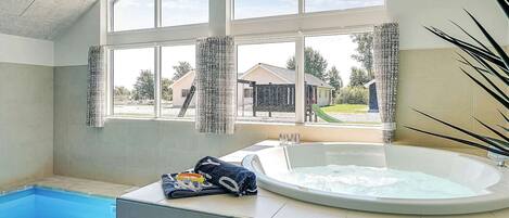 House | Spa treatment