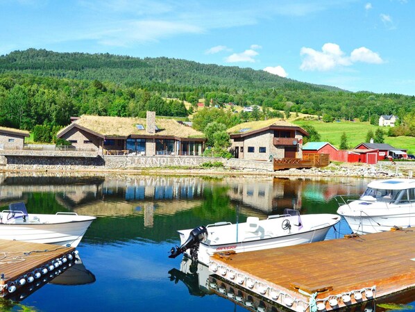 المنشأة من الخارج