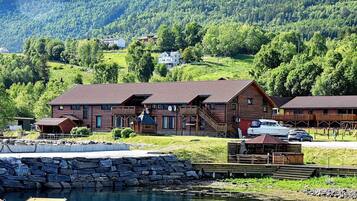 ู
ูุฒู | ุงูู
ูุดุฃุฉ ู
ู ุงูุฎุงุฑุฌ