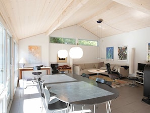 Dining - Rustic Holiday Home in Fårevejle near Beach (Faarevejle)