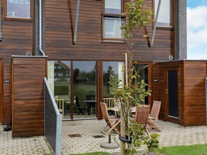 Apartment | Outdoor dining