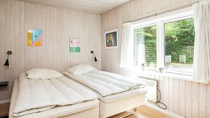 3 bedrooms, cots/infant beds - Lovely Holiday Home in Falster Denmark With Terrace (Vaeggerlose)