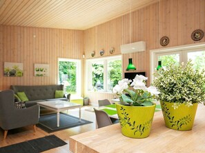 Lobby - Lovely Holiday Home in Falster Denmark With Terrace (Vaeggerlose)