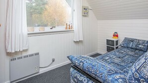 2 bedrooms, cribs/infant beds - Pleasant Holiday Home in Rødby With Terrace (Rodby)