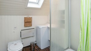 Bathroom - Pleasant Holiday Home in Rødby With Terrace (Rodby)