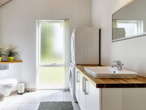 House | Bathroom - 10 Person Holiday Home in Storvorde-by Traum (Storvorde)