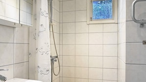 Shower, towels - 6 Person Holiday Home in Skärhamn (Skaerhamn)