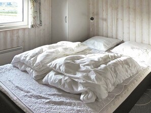 3 Schlafzimmer, Babybetten