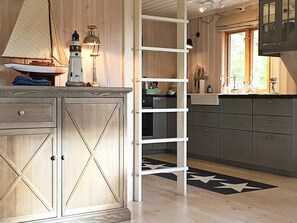 1 Schlafzimmer, individuell eingerichtet