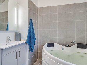 House | Spa treatment