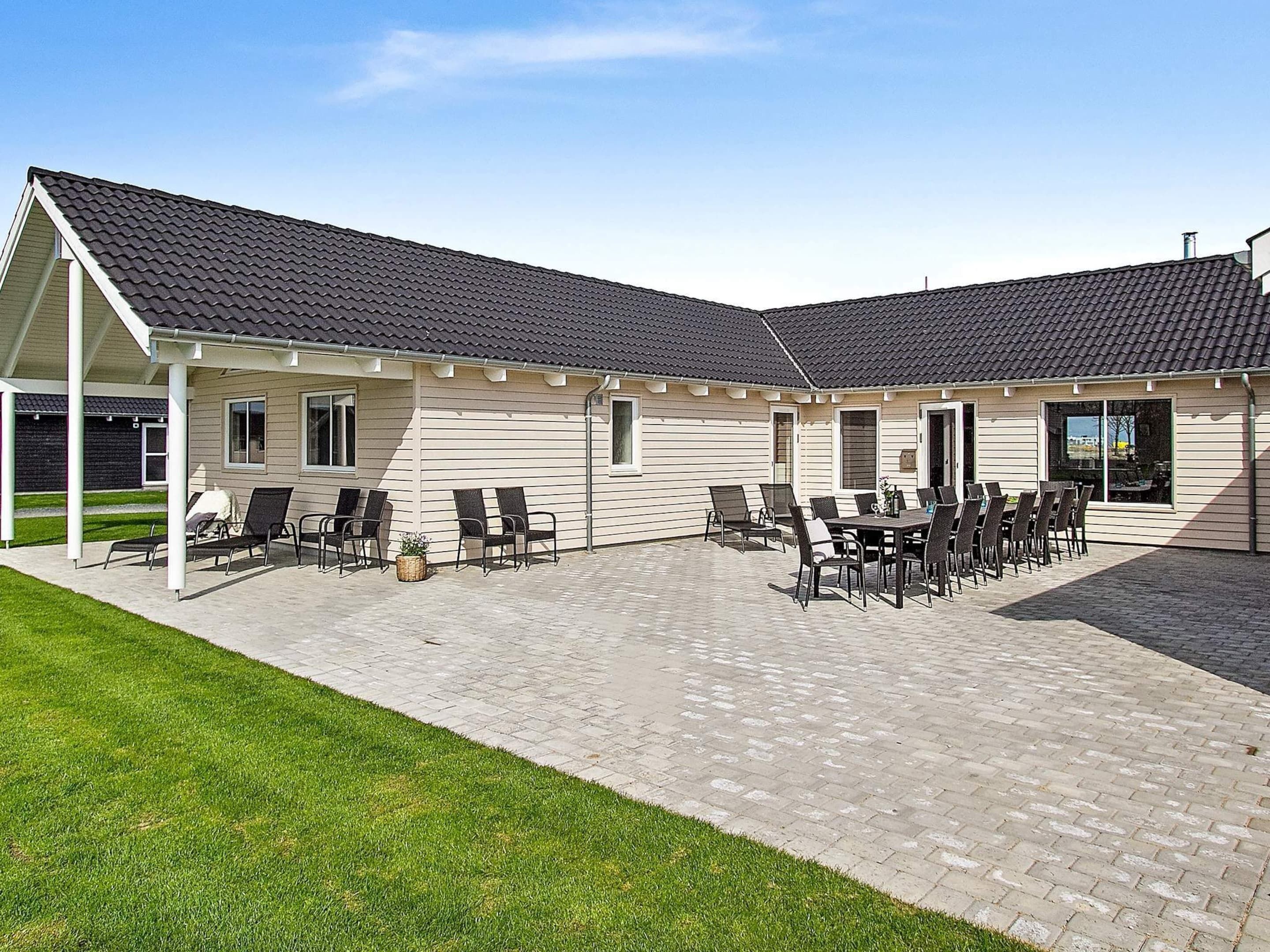 House | Outdoor dining