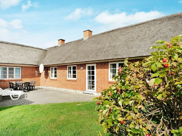 House | Exterior - Fantastic Holiday Home in Blåvand With Sauna (Blavand)