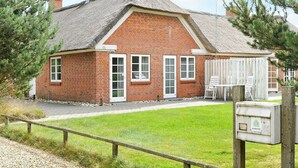 Exterior - Fantastic Holiday Home in Blåvand With Sauna (Blavand)