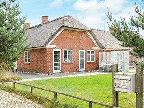 Exterior - Fantastic Holiday Home in Blåvand With Sauna (Blavand)