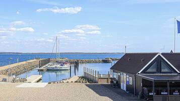 House | Water view