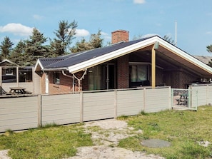 Exterior - Vintage Holiday Home in Henne With Sauna (Henne)