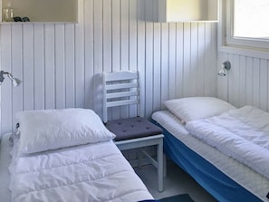 2 bedrooms, cribs/infant beds