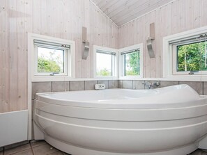 House | Spa treatment - 4 Star Holiday Home in Ebeltoft (Ebeltoft)