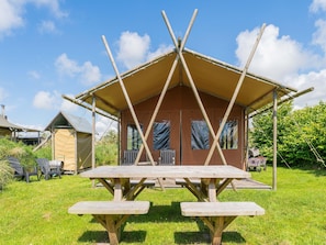 Exterior - Unique, Comfortable Tent Houses on a Small Holiday Park a 5 Minute Walk From the sea (Callantsoog)