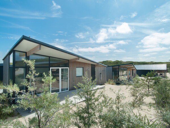Exterior - Beautiful Lodge With a Dishwasher, in Bloemendaal (Overveen)