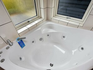 Spa treatment - Luxurious Holiday Home in Hovborg With a Scenic View (Hovborg)