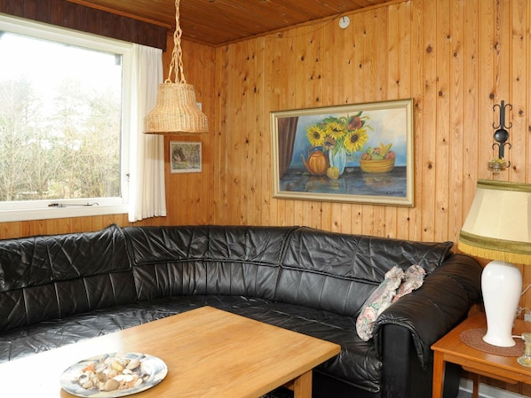 House | Interior - Cosy Holiday Home in Blåvand With Terrace (Blavand)