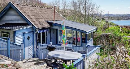4 Person Holiday Home in Hamburgsund-by Traum