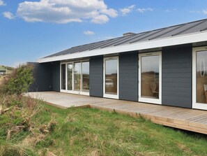 House | Exterior - Cozy Holiday Home in Lokken near Coast (Lokken)