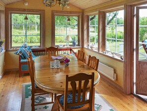 House | Dining - 6 Person Holiday Home in Blomstermala (Blomstermåla)