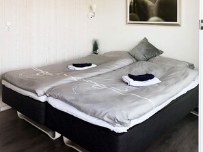 2 bedrooms, bed sheets