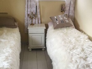 3 bedrooms, individually furnished - 8 Person Holiday Home in Senjahopen (Senja)