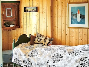 3 bedrooms, individually furnished
