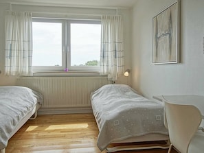 2 bedrooms