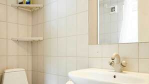 Bathroom - Stylish Apartment in Bornholm With Terrace (Allinge)