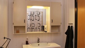 Shower - Superb Holiday Home in Vejers Strand With Sauna (Vejers Strand)