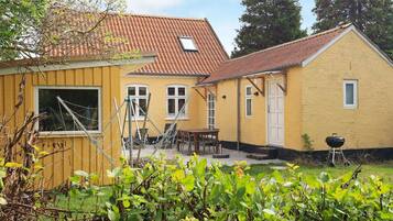 House | Pemandangan dari hartanah