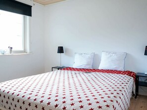 2 bedrooms, individually furnished - Holiday Home in Hunnebostrand (Hunnebostrand)