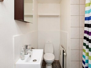Bathroom - Modern Apartment in Jutland Near the Sea (Frederikshavn)