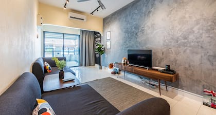 City Centre Designer Houz/5 mins to Sunway Velocity mall/ Wifi/9-10pax